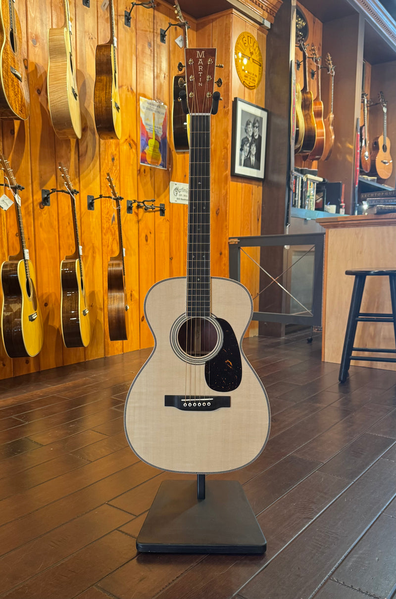 Martin Custom Shop 0-14F High Altitude Swiss Spruce & Quilted Bubinga
