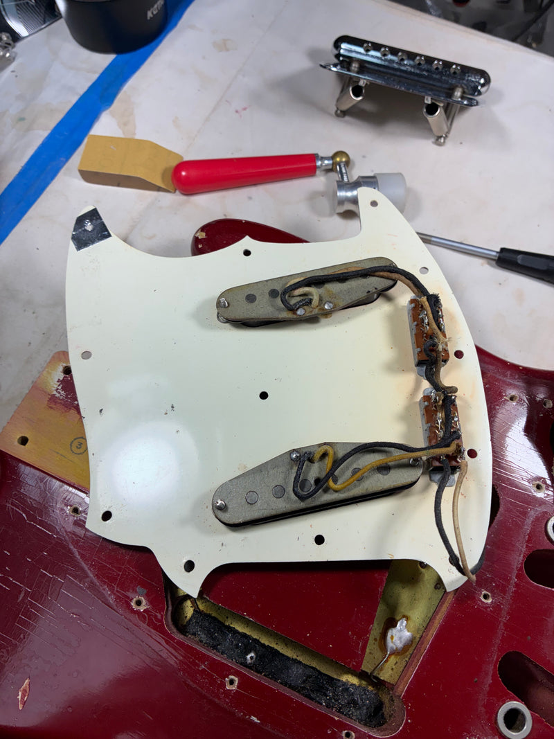 Fender 1966 Mustang, Dakota Red